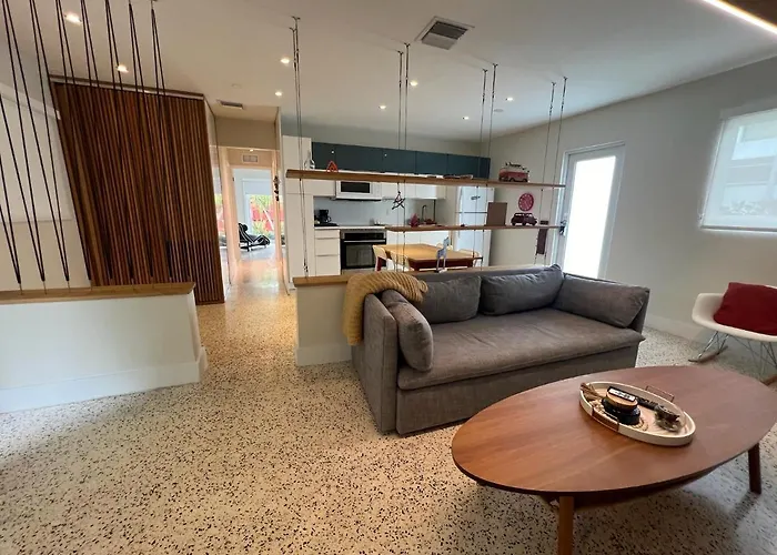 Cozy House Close Brickell